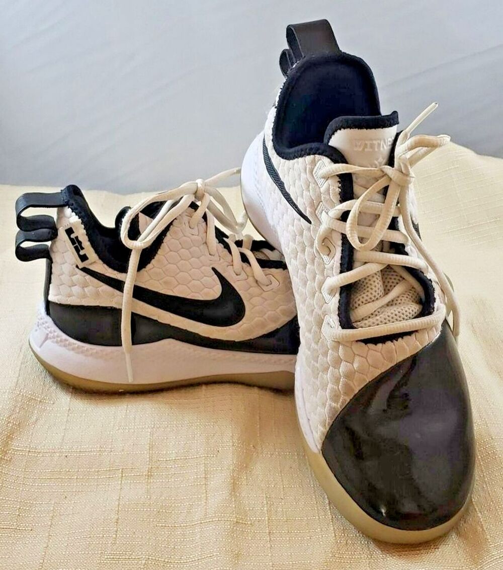 Men's Used Nike Air Black and White Sneakers, Size 8.5